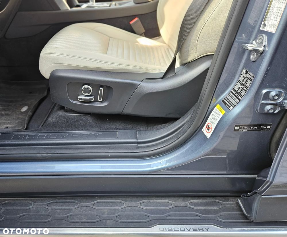 Land Rover Discovery Sport P250 SE - 30