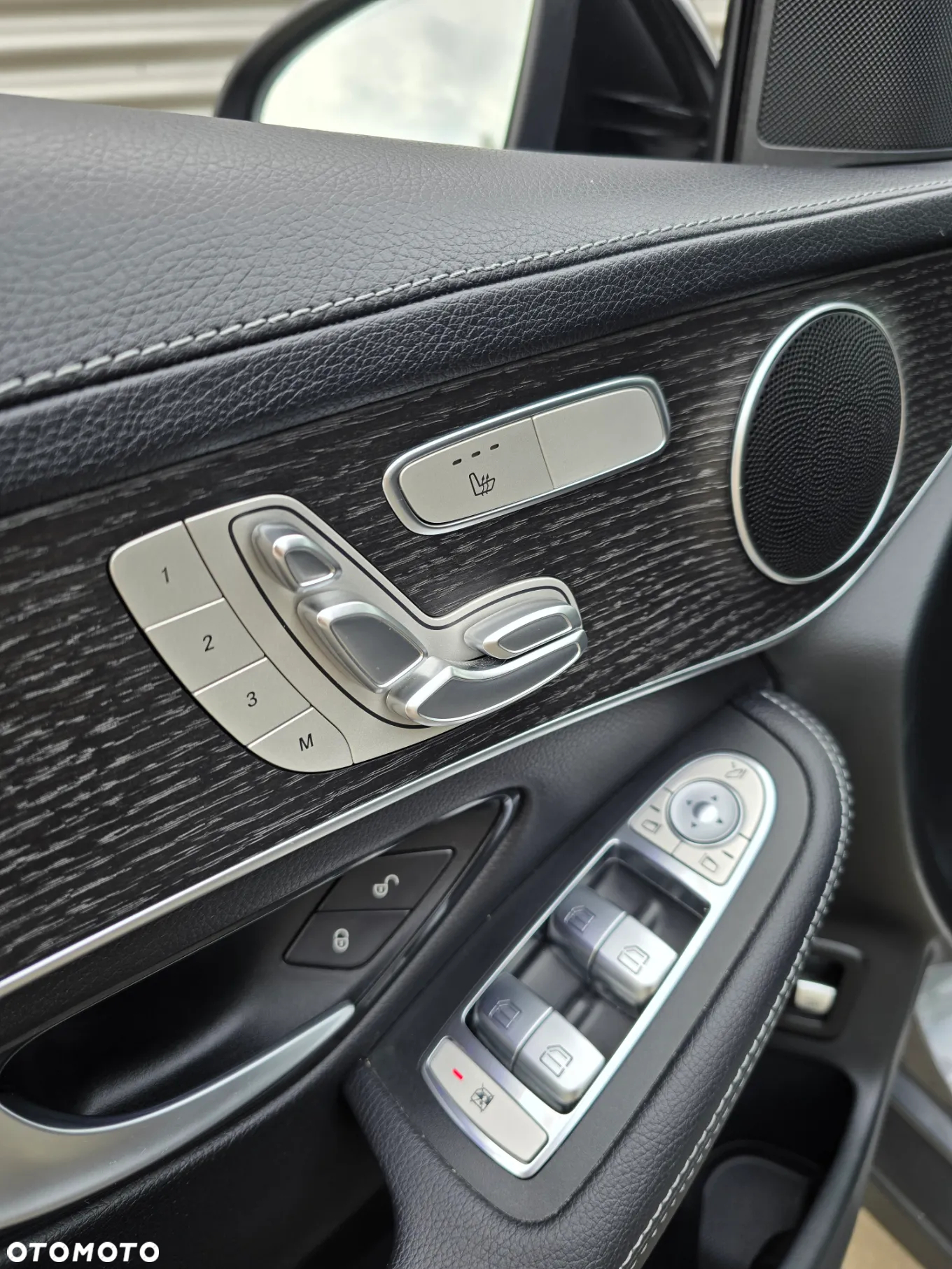 Mercedes-Benz GLC 300 d 4Matic 9G-TRONIC AMG Line - 11