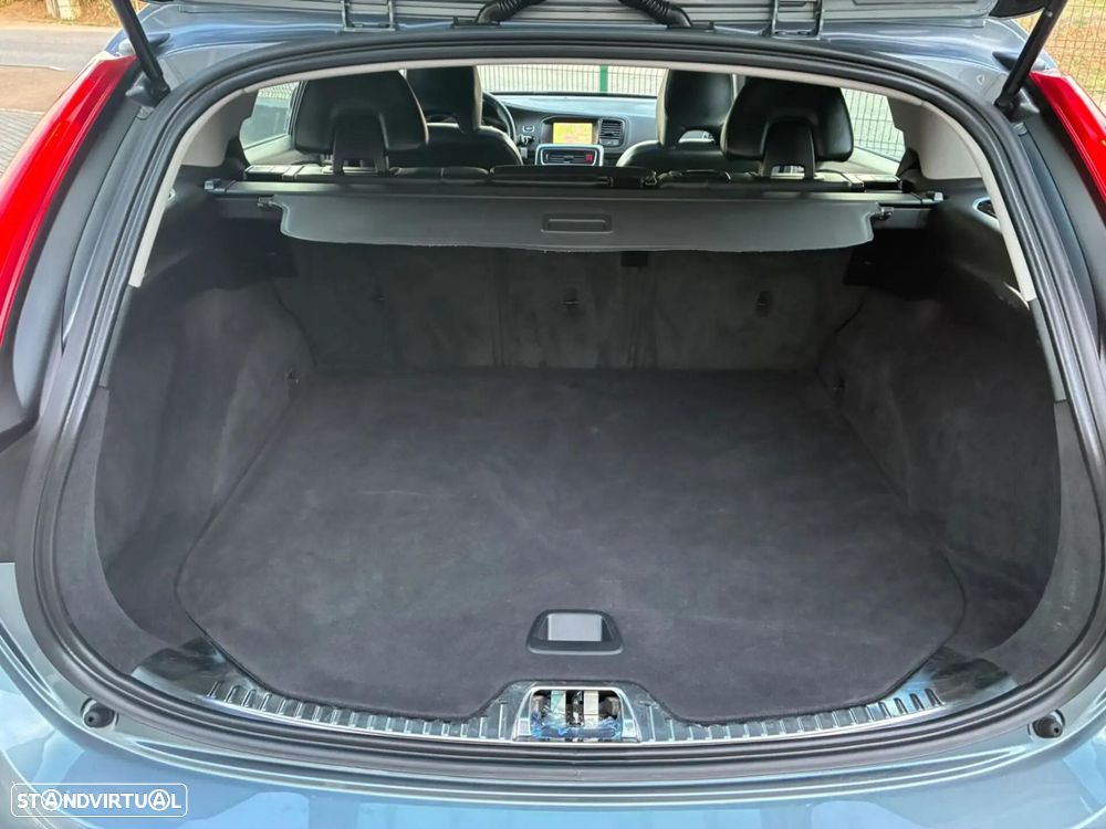 Volvo V60 Cross Country 2.0 D3 Summum Geartronic - 32