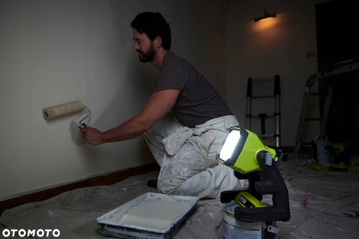 RYOBI RLFD18 LAMPA WARSZTATOWA 18V PRZENOŚNA  2Ah - 8