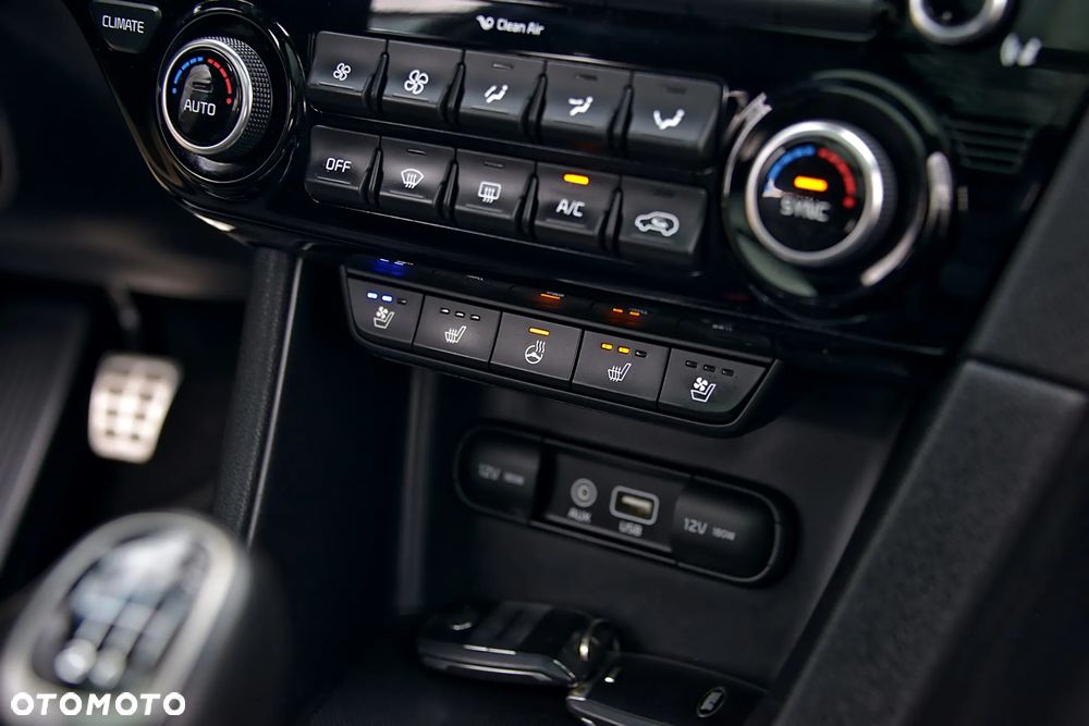 Kia Sportage 2,0 CRDI AWD GT Line - 32