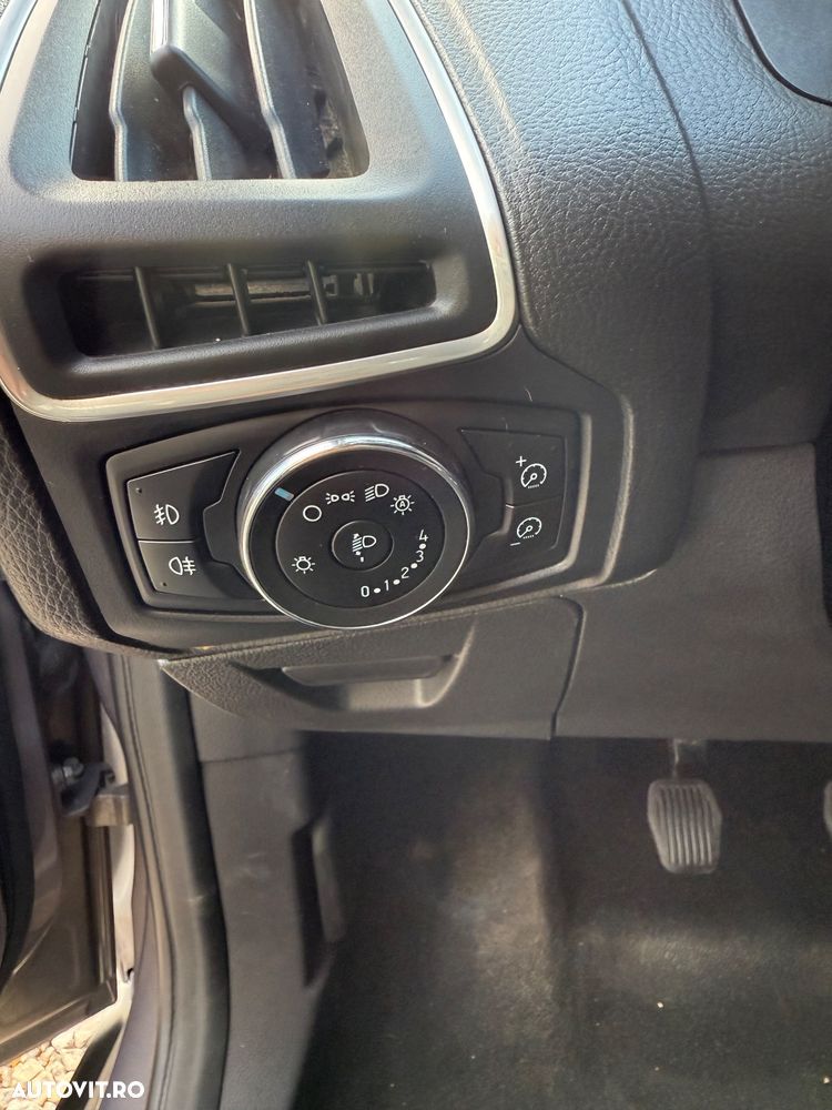 Ford Focus 1.6 TDCI DPF Titanium - 11