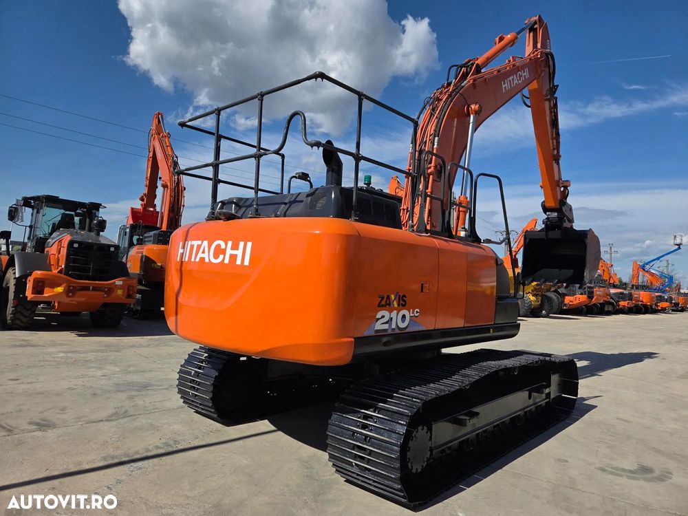 Hitachi ZX210, 23t, cupa NOUA 1,3mc, CUPLA RAPIDA, camere spate si laterale, inst picon, CONSUM MEDIU 9,6l/h, senile 80% ok doar 988h deplasare, 3 pompe hidr HITACHI, antifurt, motor ISUZU, ad sapare 7m, ridica 14t, STARE BUNA,leasing 4ani-83.900 EUR+Tva - 15