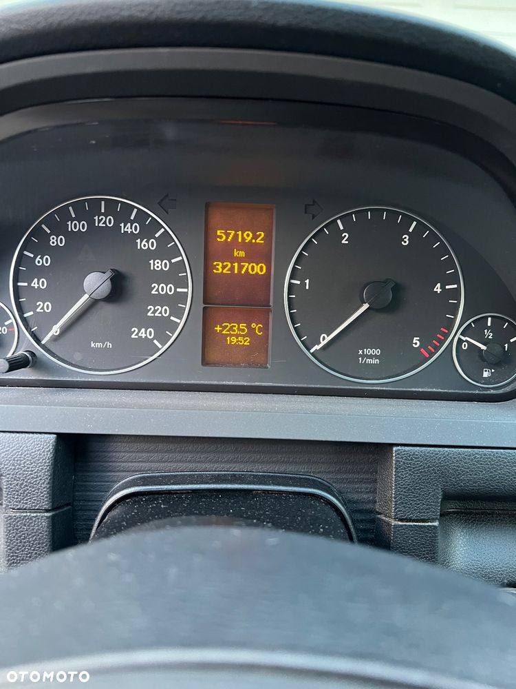 Mercedes-Benz Klasa A 160 CDI BlueEfficiency - 8