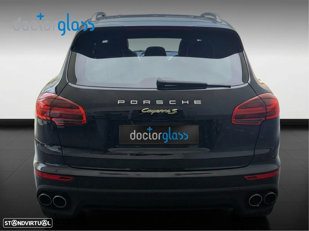 Porsche Cayenne S - 4