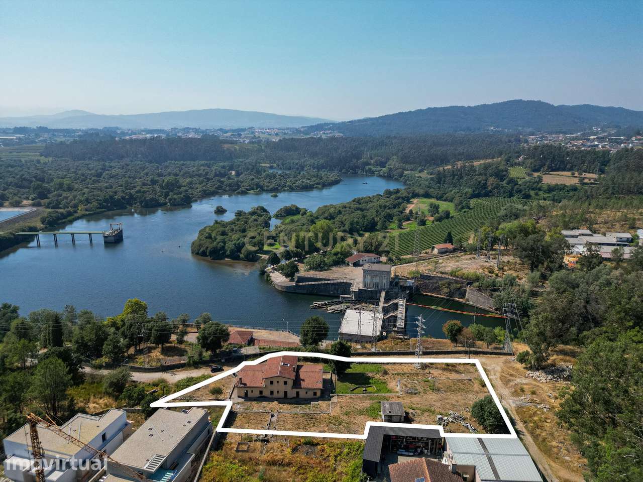 Propriedade para Recuperação com Vista Rio em Areias de Vilar, Barcelo - Grande imagem: 2/41