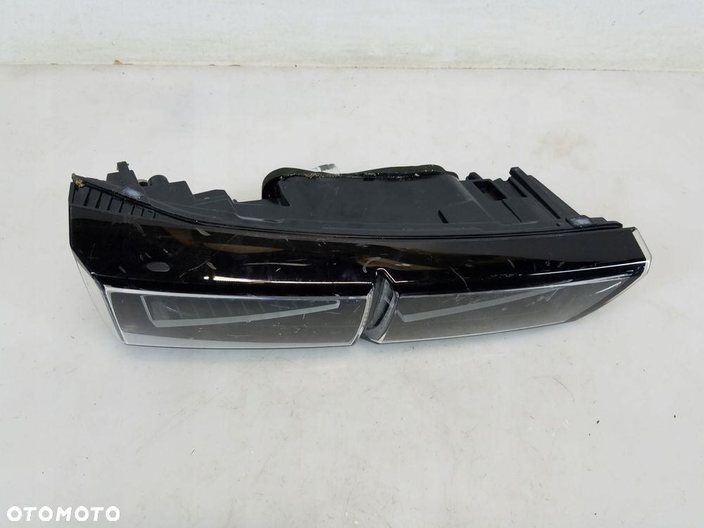 lampa tył w klapę peugeot 308 iii t10 hb - 10