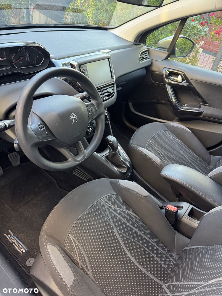 Peugeot 208 - 7