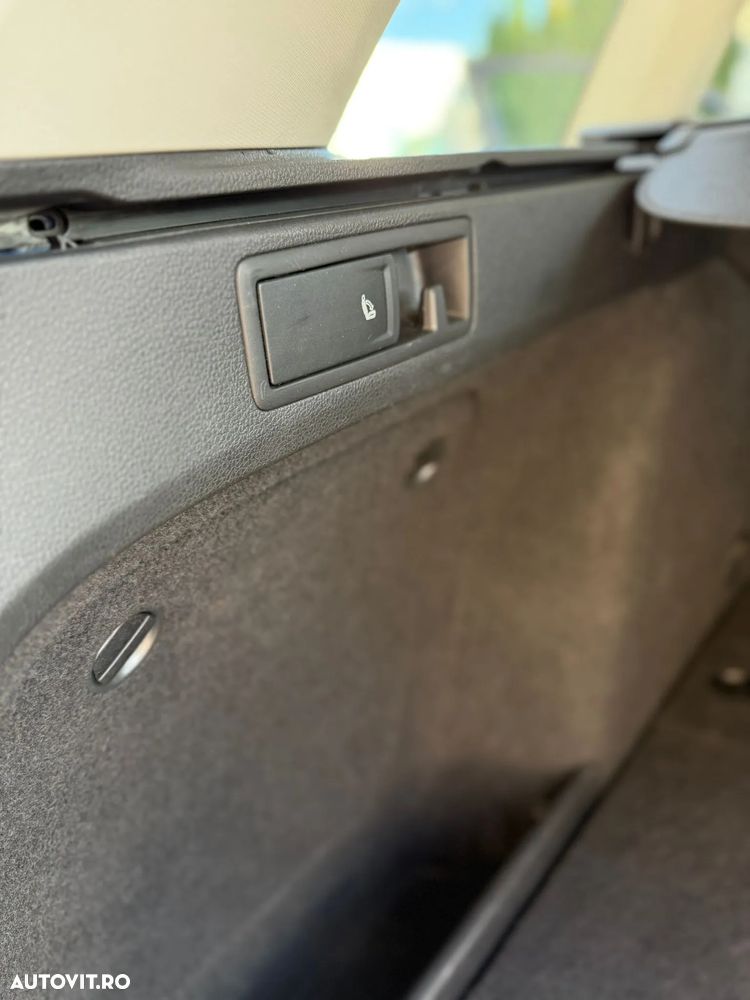 Volkswagen Golf 1.6 TDI Comfortline - 17