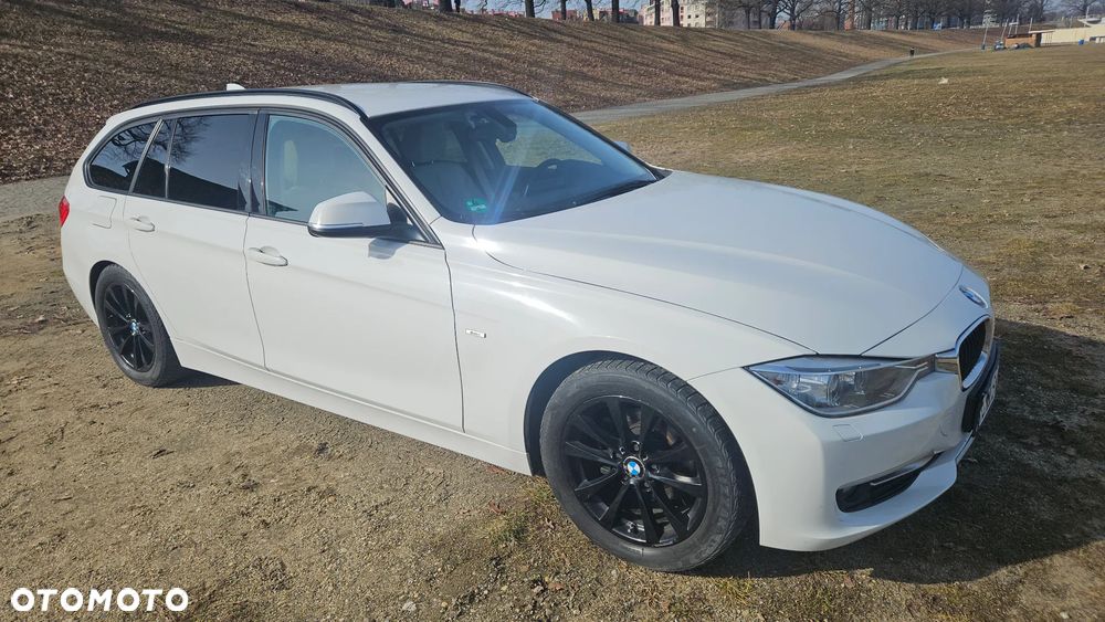 BMW Seria 3 318d Modern Line - 32