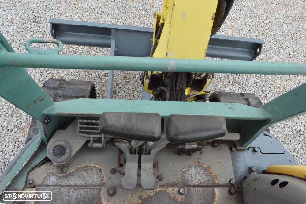 Yanmar VIO 25-4 - Mini Giratória - 13