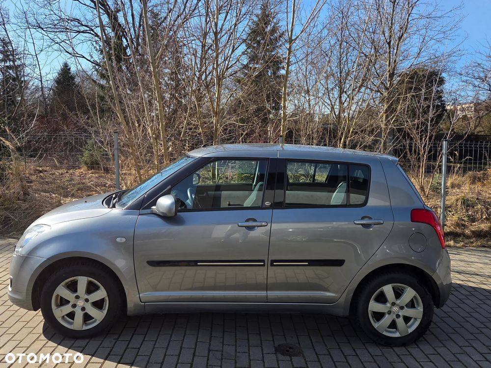 Suzuki Swift 1.3 Club - 3