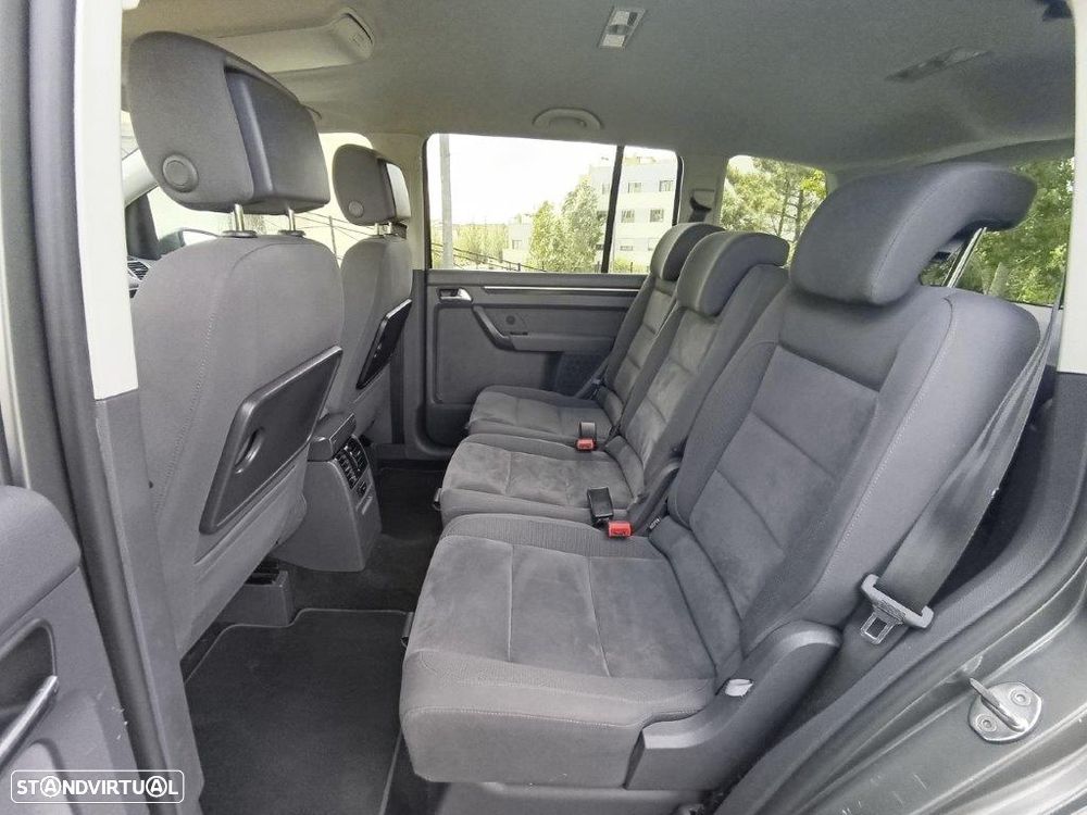 VW Touran 1.6 TDI Blue.Trendline 7L - 12