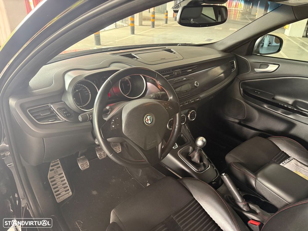 Alfa Romeo Giulietta 1.6 JTDM Veloce - 9