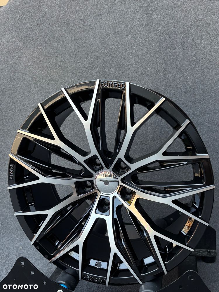 NOWE alufelgi M pakiet 5x112 18 felgi 8j ET35 BMW seria 3 G20 G22 G30 G31 F44 G22 G23 G32 F39 G60 G01 X1 F48 G42 X2 U06 Active Tourer Z4 G29 xDrive Styling 930 czarne polerowane jak Japan Racing Carbonado Rubin - 4