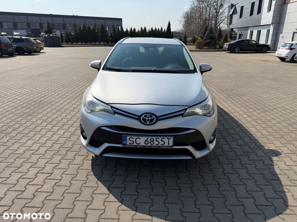 Toyota Avensis 2.0 D-4D Premium - 2