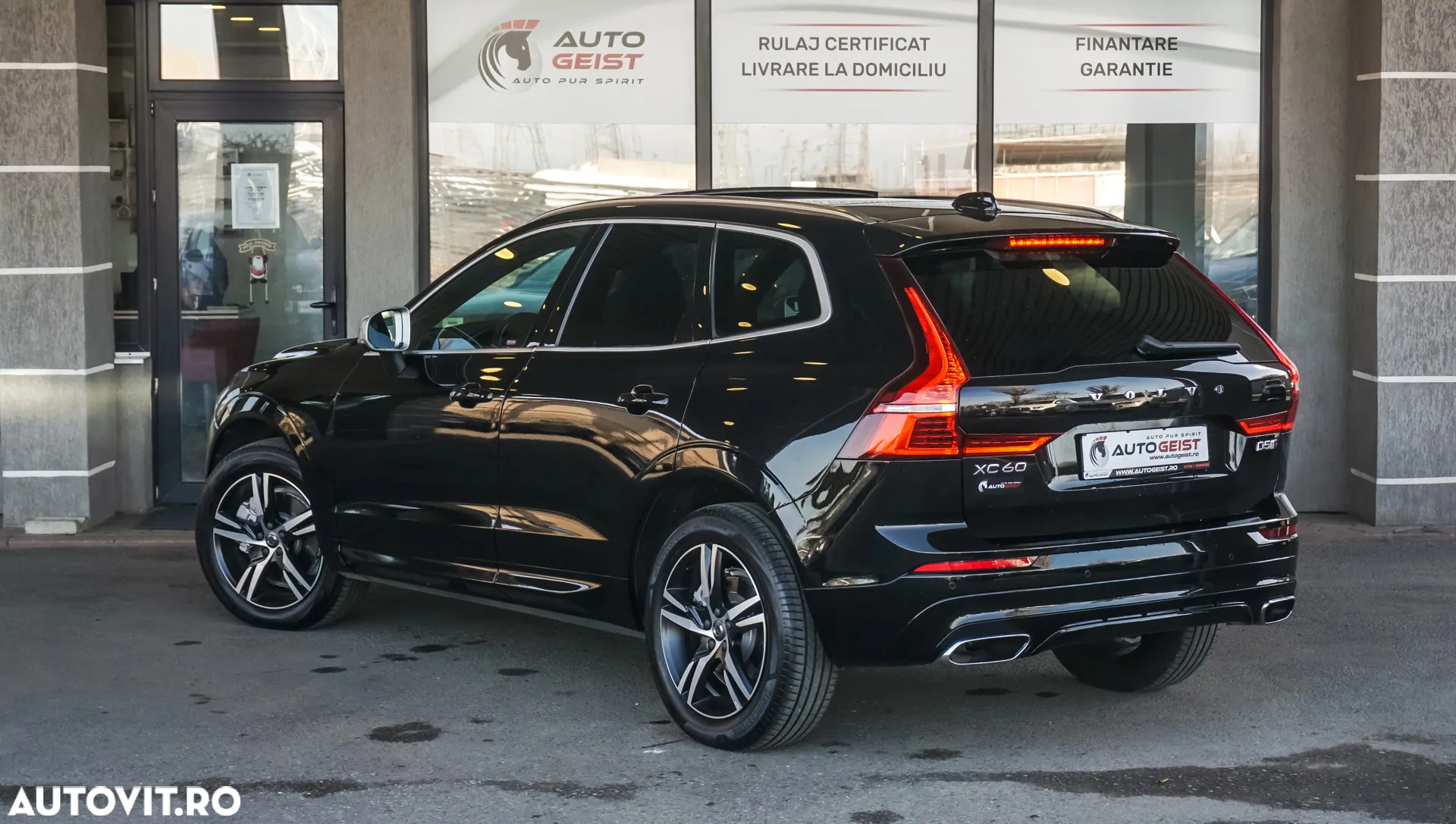 Volvo XC 60 D5 AWD Geartronic RDesign - 7