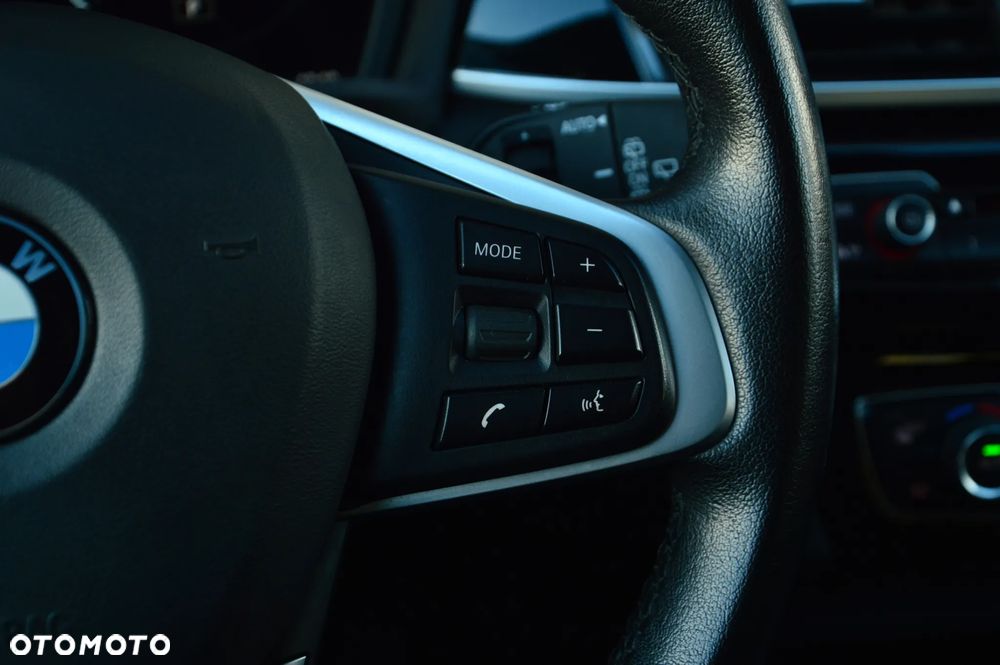 BMW X1 sDrive18i xLine - 22