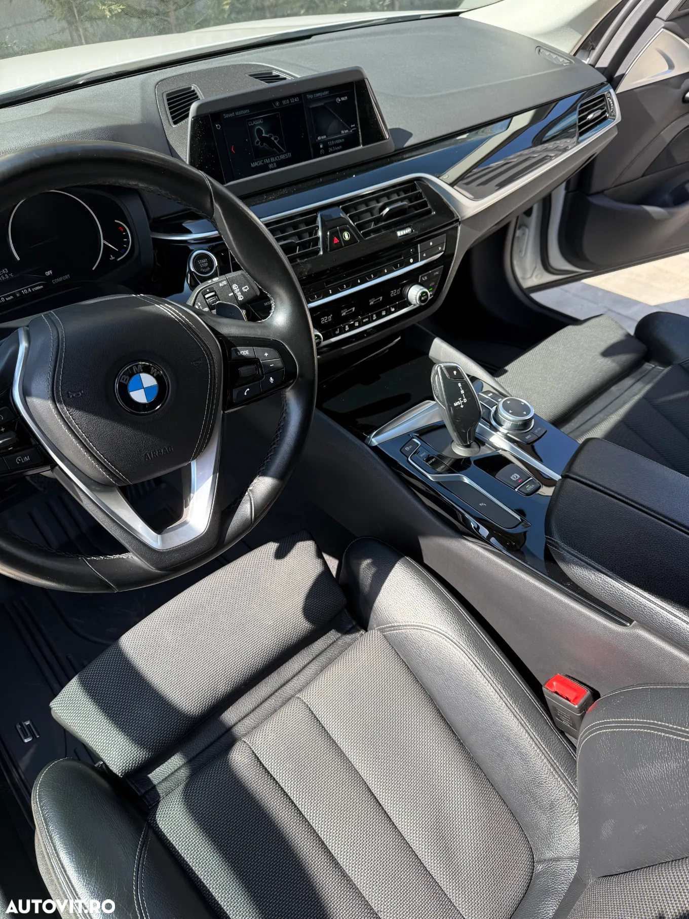 BMW Seria 5 520i AT - 8