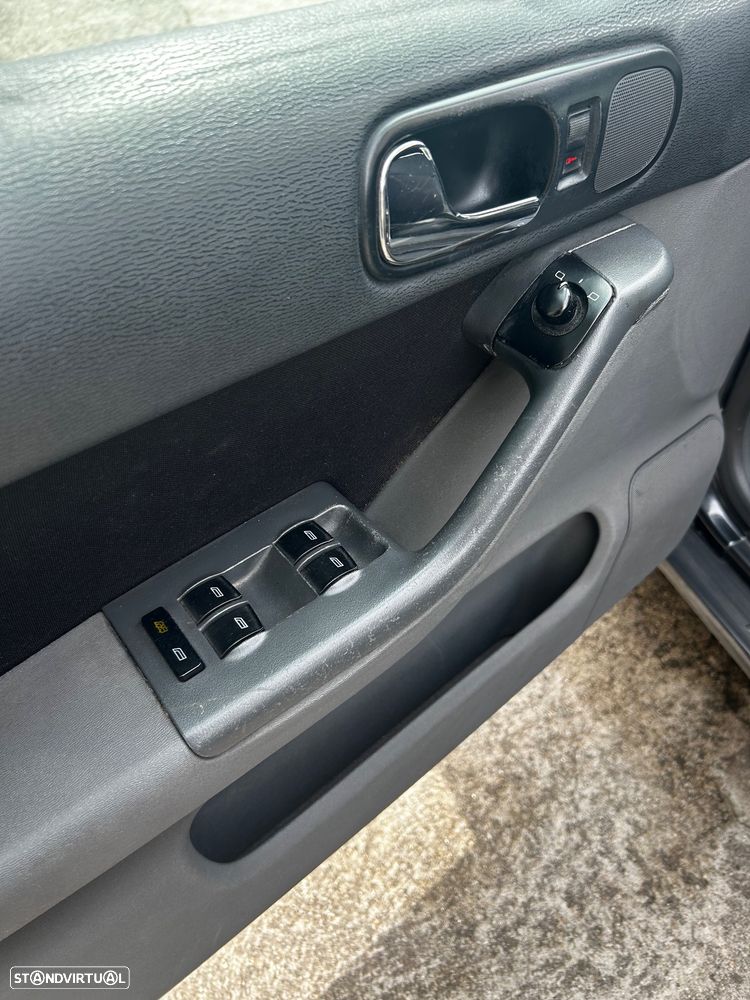 Audi A3 1.9 TDI Attraction - 6