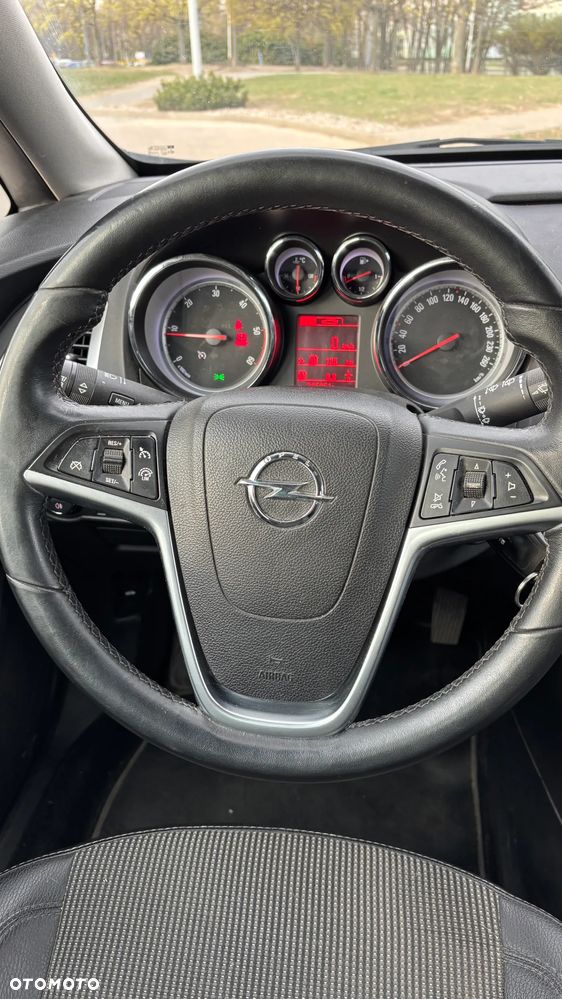 Opel Astra 1.7 CDTI DPF Cosmo - 8