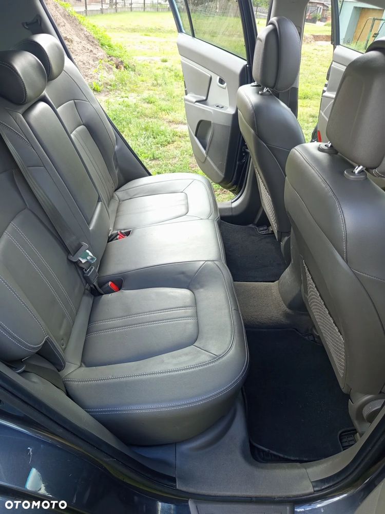 Kia Sportage 1.7 CRDI L 2WD - 13
