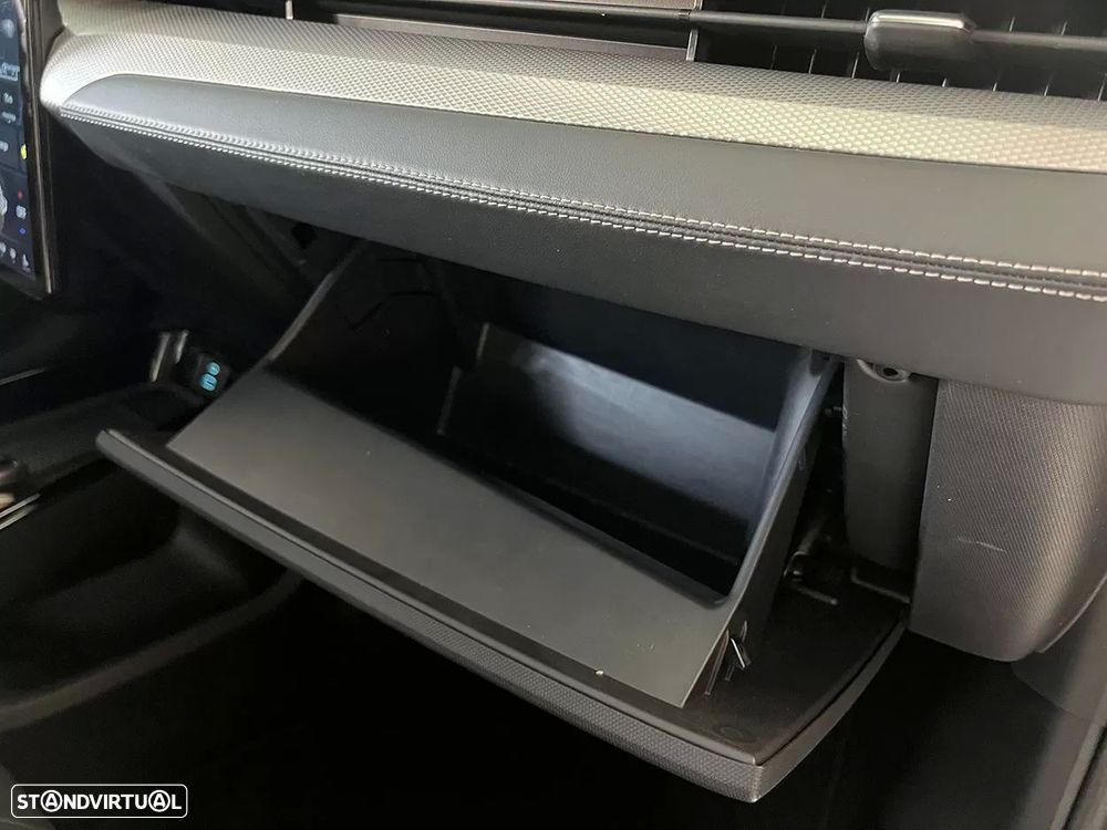 Ford Mustang Mach-E - 21