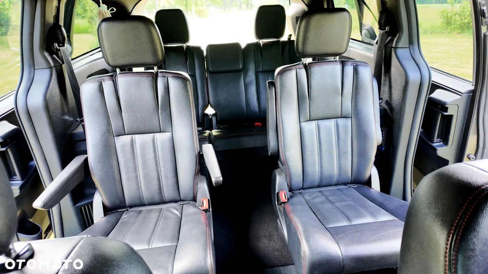 Dodge Grand Caravan - 27