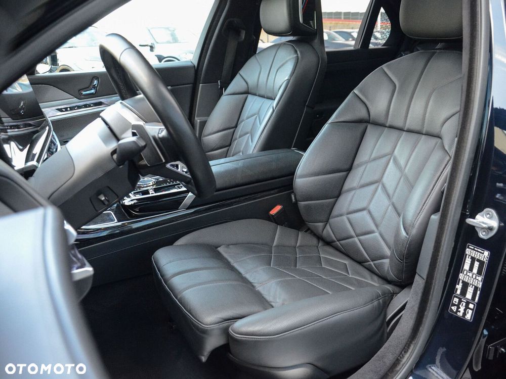 BMW Seria 7 - 37