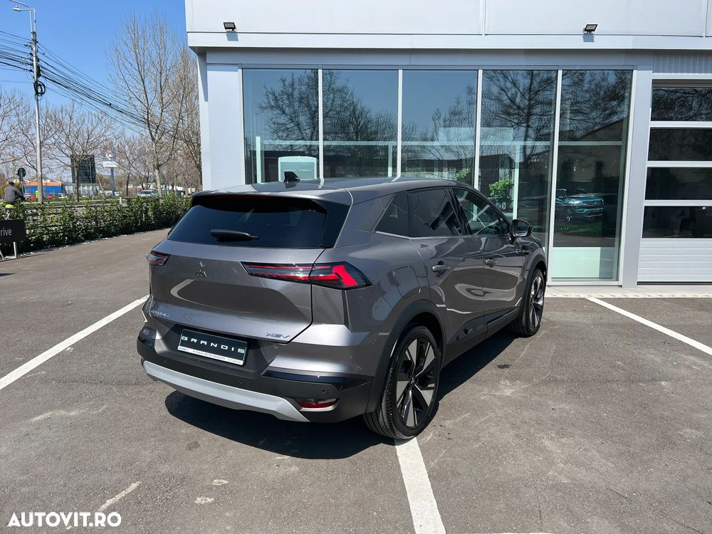 Mitsubishi Grandis - 4