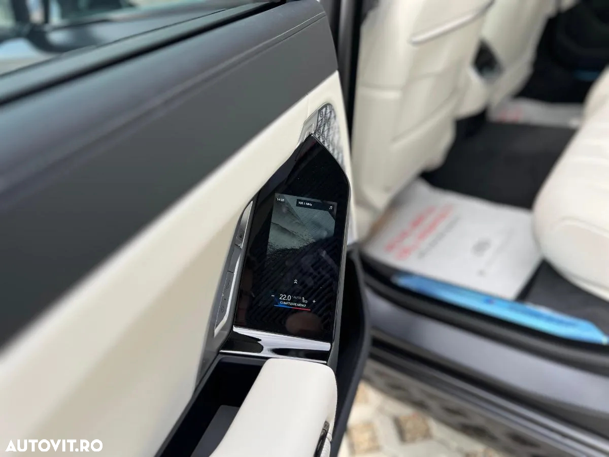 BMW M7 M760e xDrive - 33