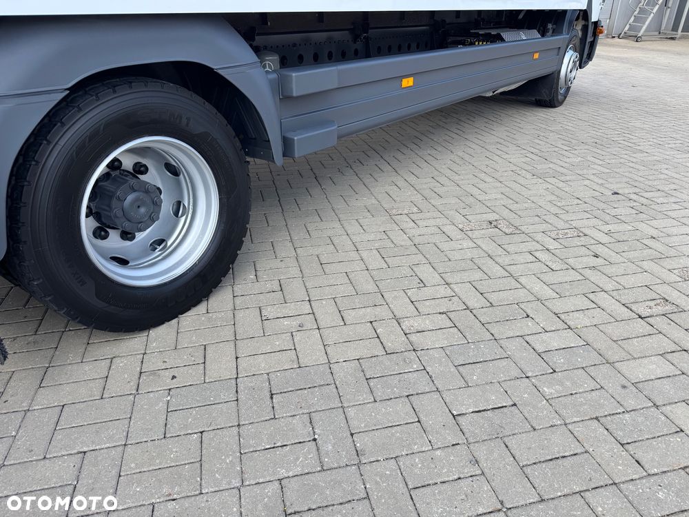 Mercedes-Benz ATEGO - 21