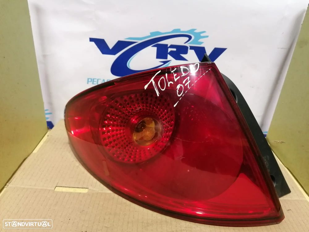 Farolim traseiro esquerdo Seat Toledo III ( 2004-2012 ) - 1