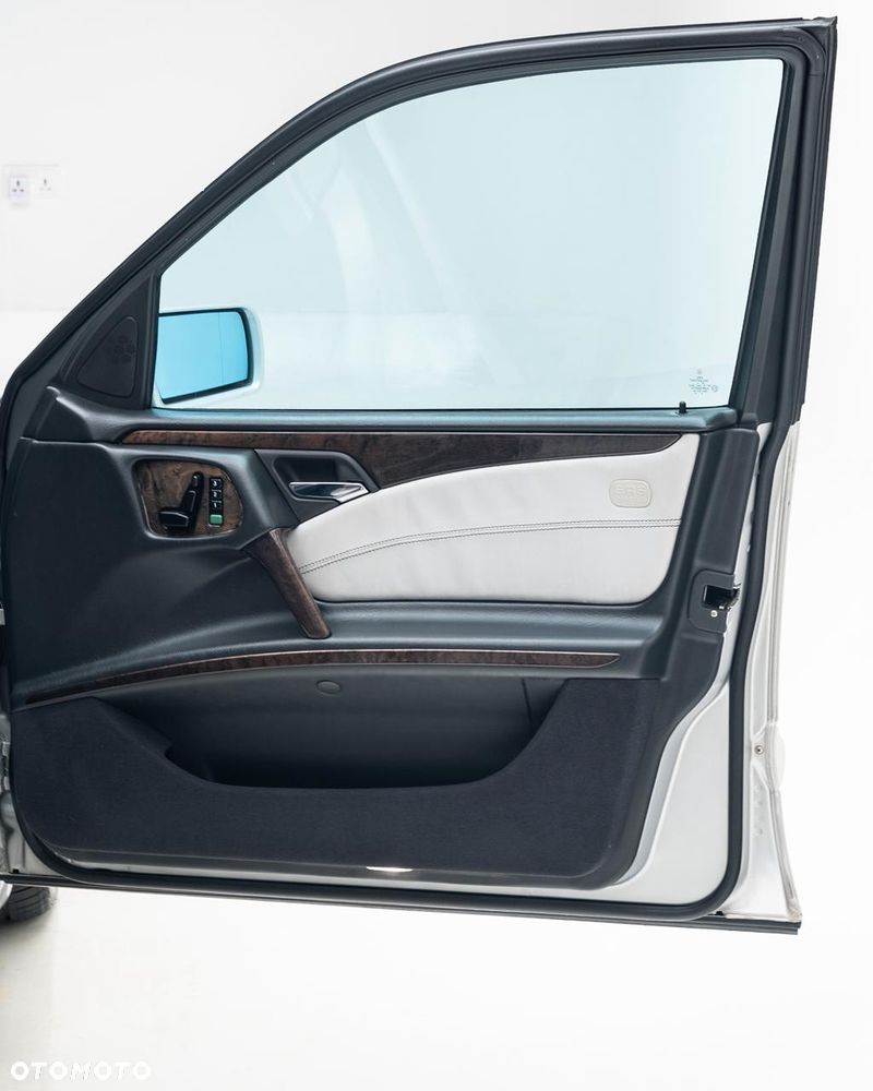 Mercedes-Benz Klasa E - 20