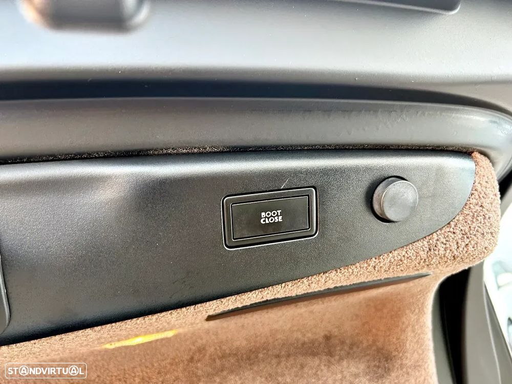 Bentley Continental Flying Spur - 31