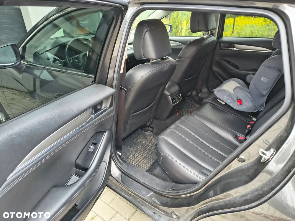 Mazda 6 - 12