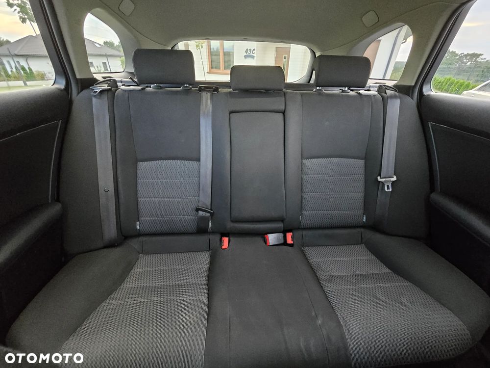 Toyota Avensis 2.0 D-4D Premium - 31