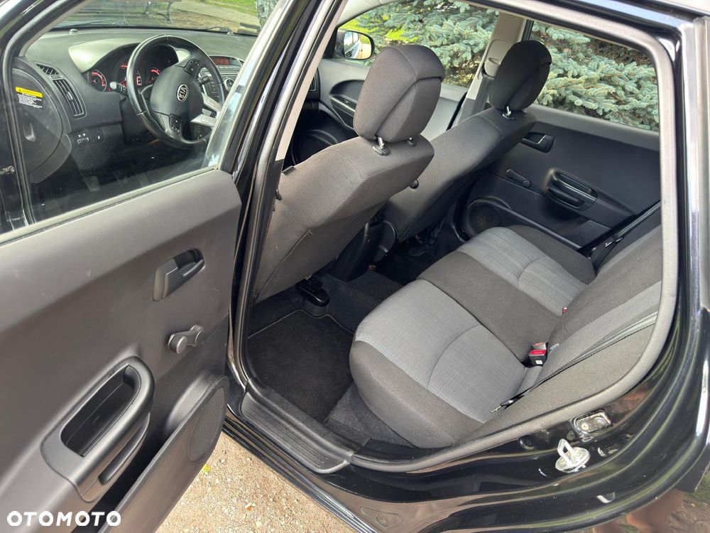 Kia Ceed - 7