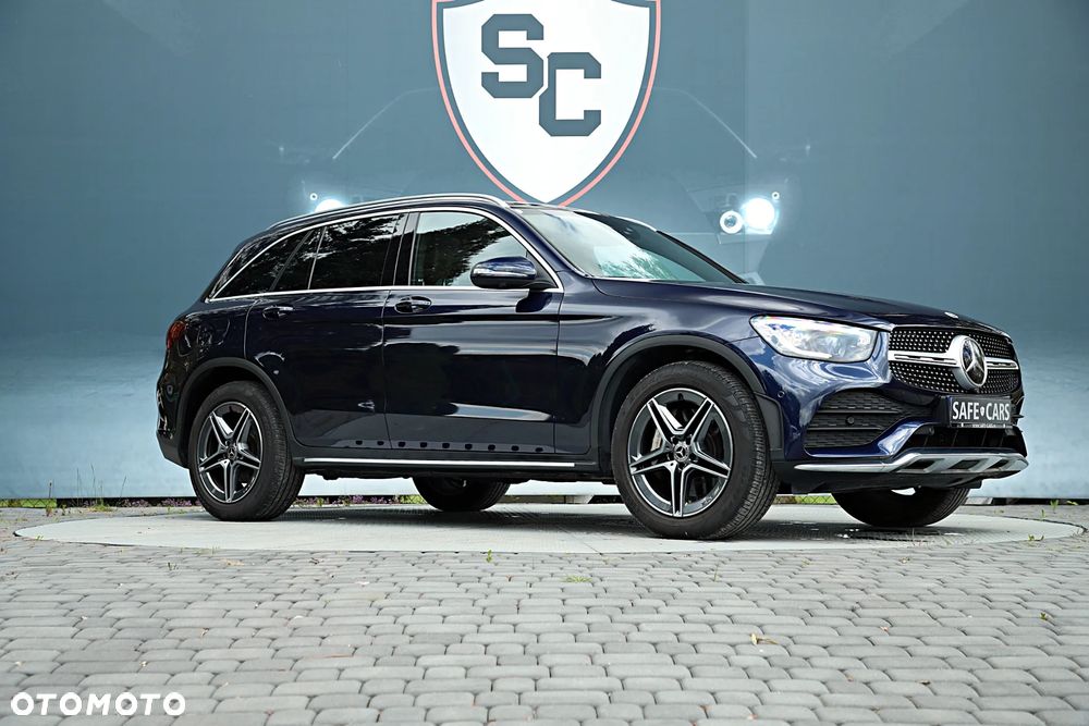 Mercedes-Benz GLC 300 4Matic 9G-TRONIC AMG Line - 11