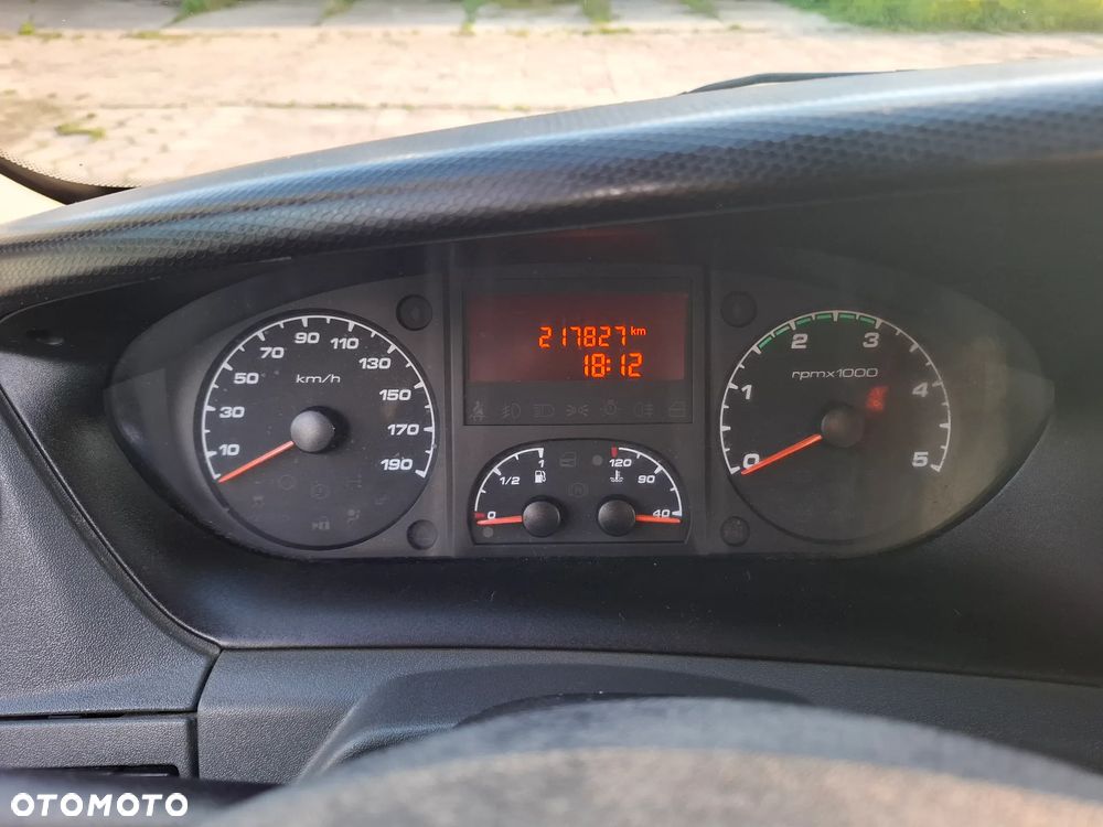 Iveco Daily 35S13 L2H2 ŚREDNIAK Klima HAK 3500KG - 24
