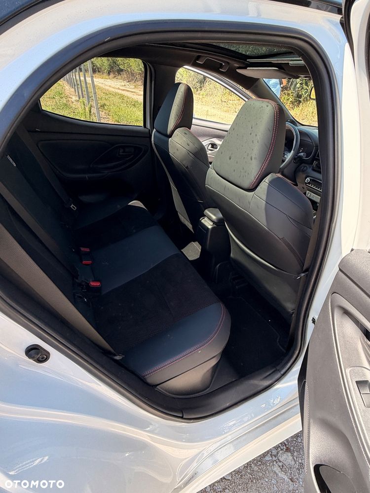 Toyota Yaris Hybrid 1.5 GR Sport - 10