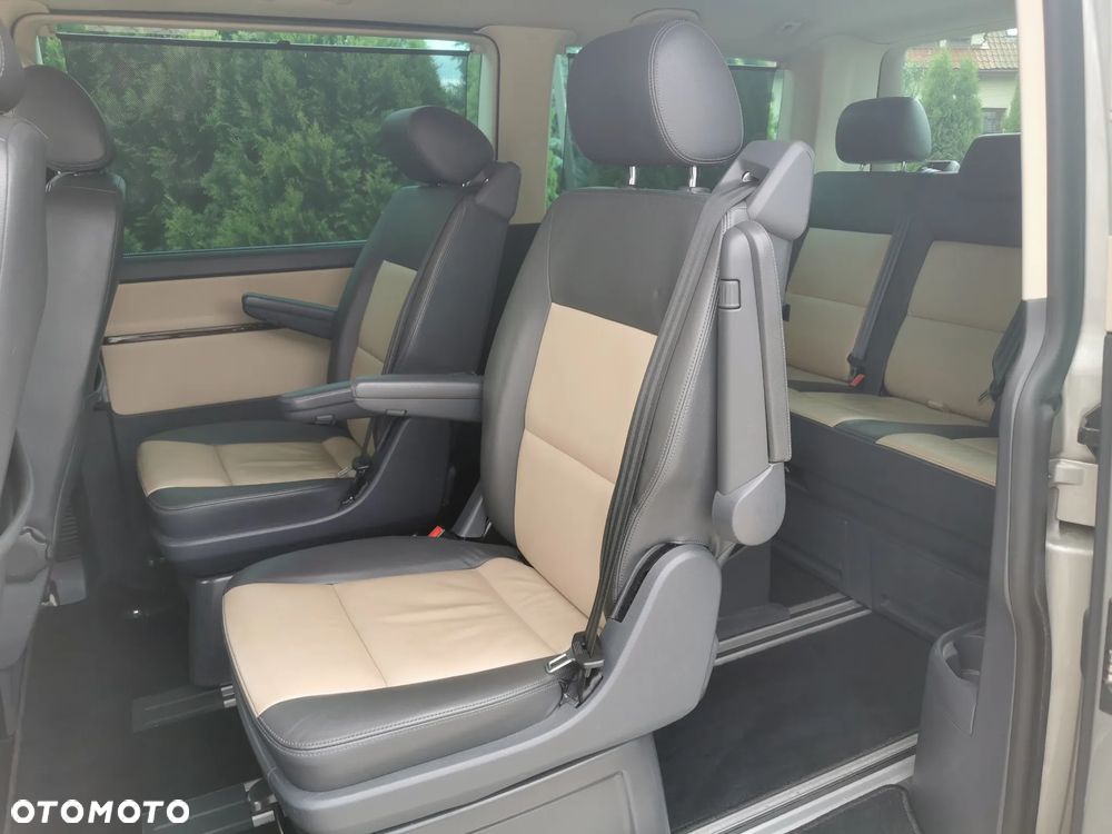 Volkswagen Multivan - 21