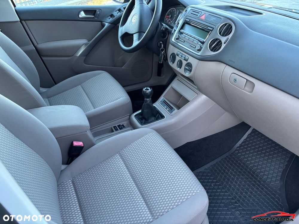 Volkswagen Tiguan - 17