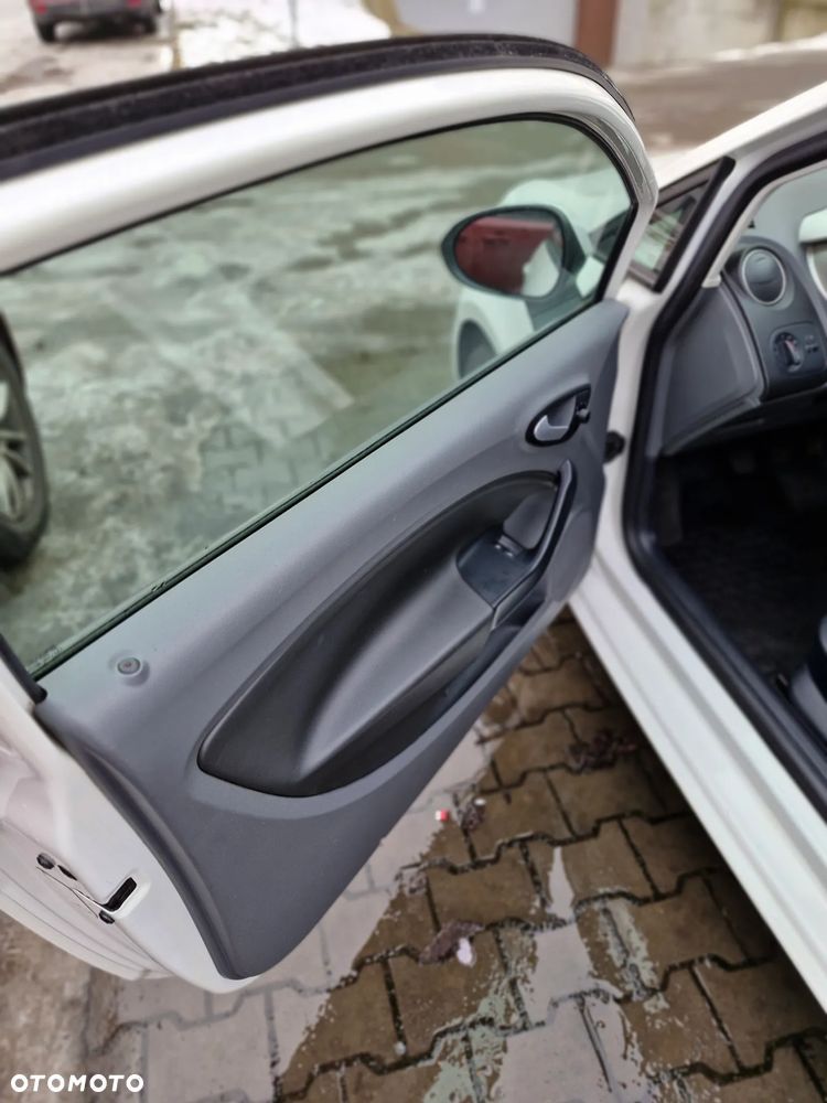 Seat Ibiza SC 1.4 16V Style - 17