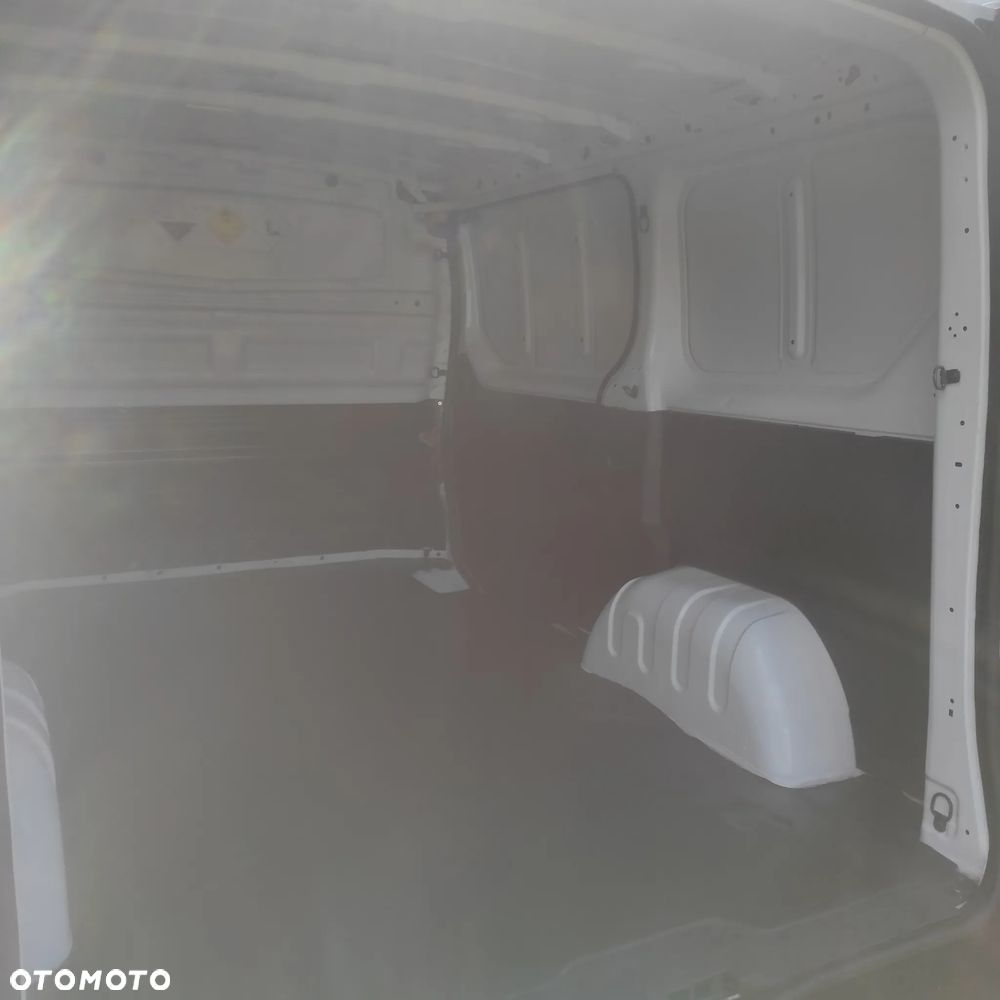 Renault Trafic - 18