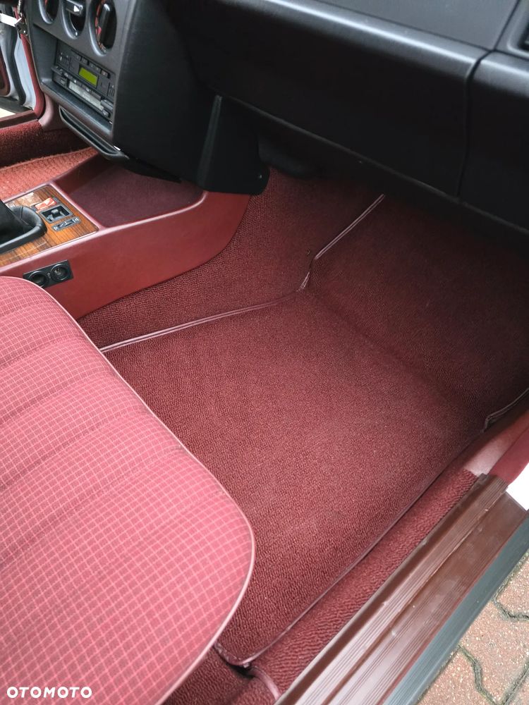 Mercedes-Benz W201 (190) - 35