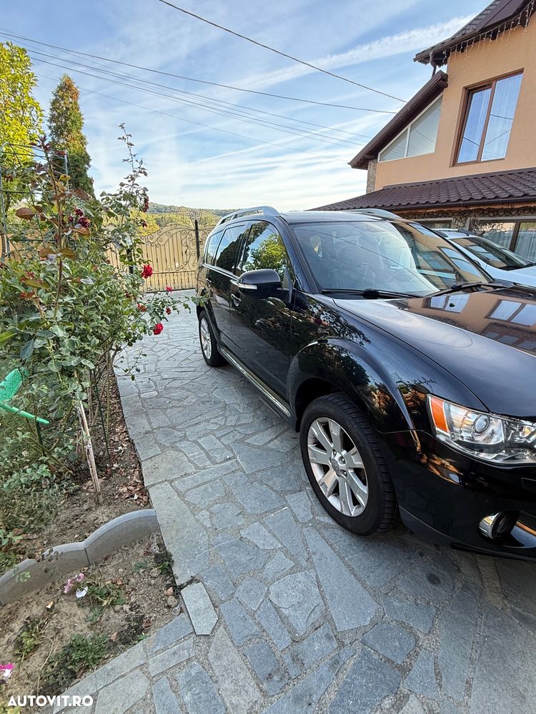 Mitsubishi Outlander - 6