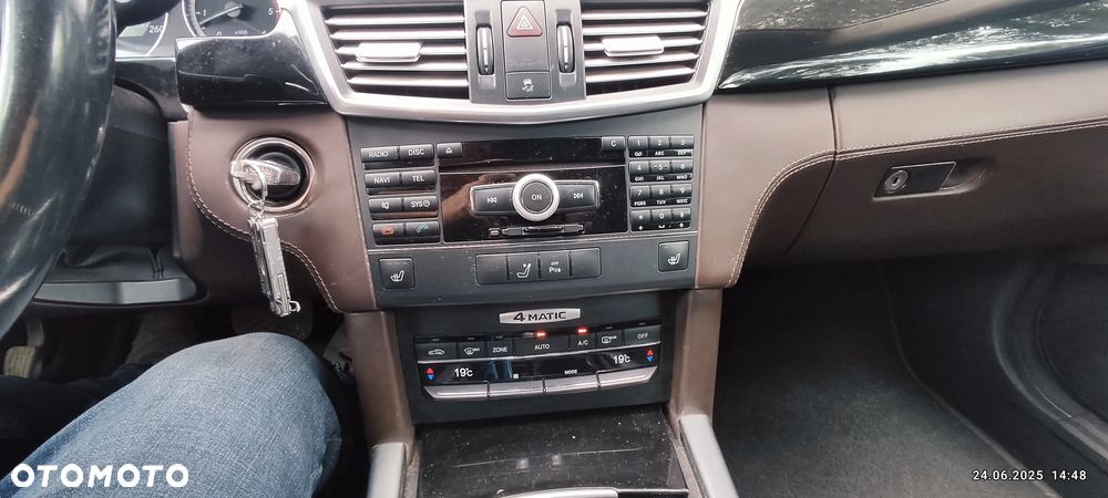 Mercedes-Benz Klasa E 350 CDI 4-Matic BlueEff - 17