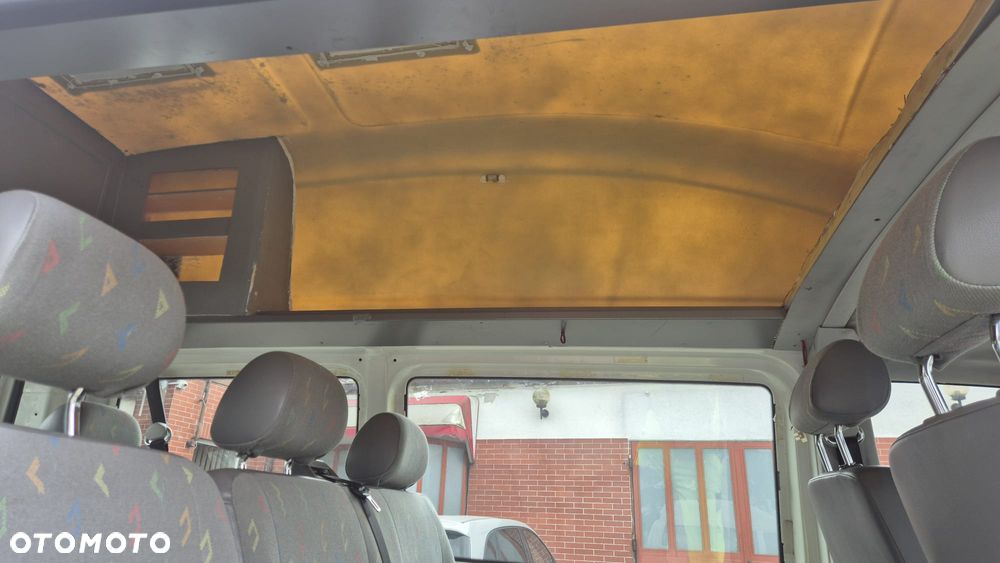 Volkswagen Transporter Shuttle Kurz - 15