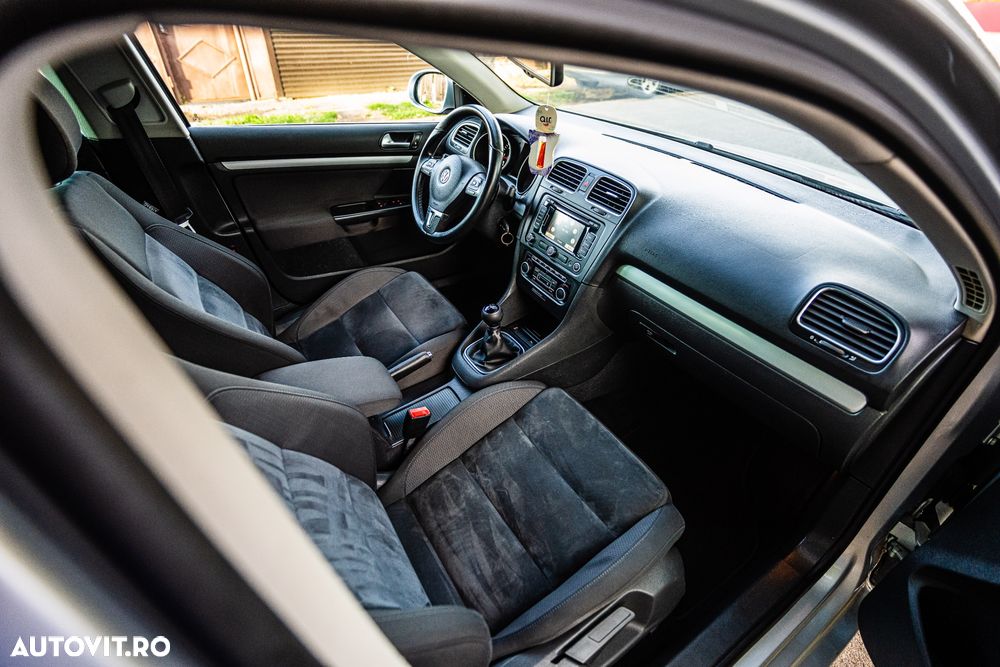 Volkswagen Golf 1.6 TDI DPF BlueMotion - 26